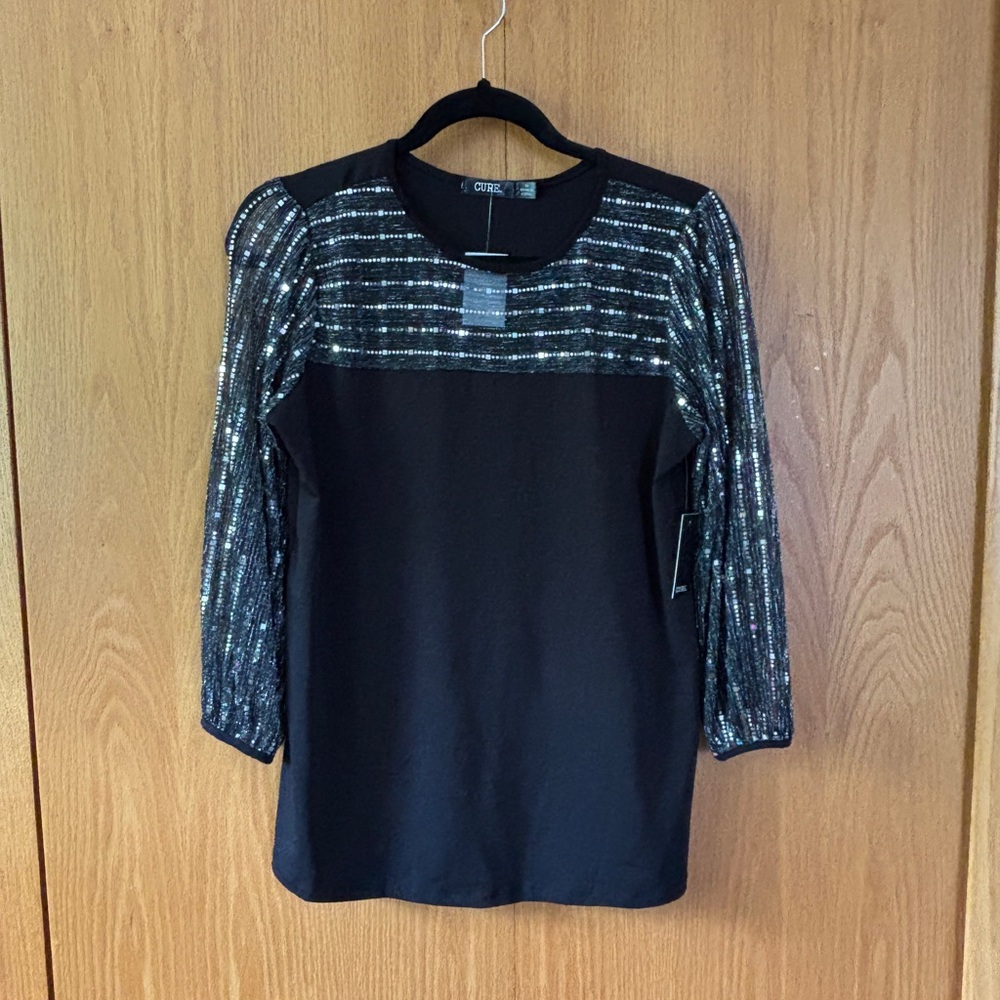 Cure Silver and Black Blouse with 3/4 Sleeves